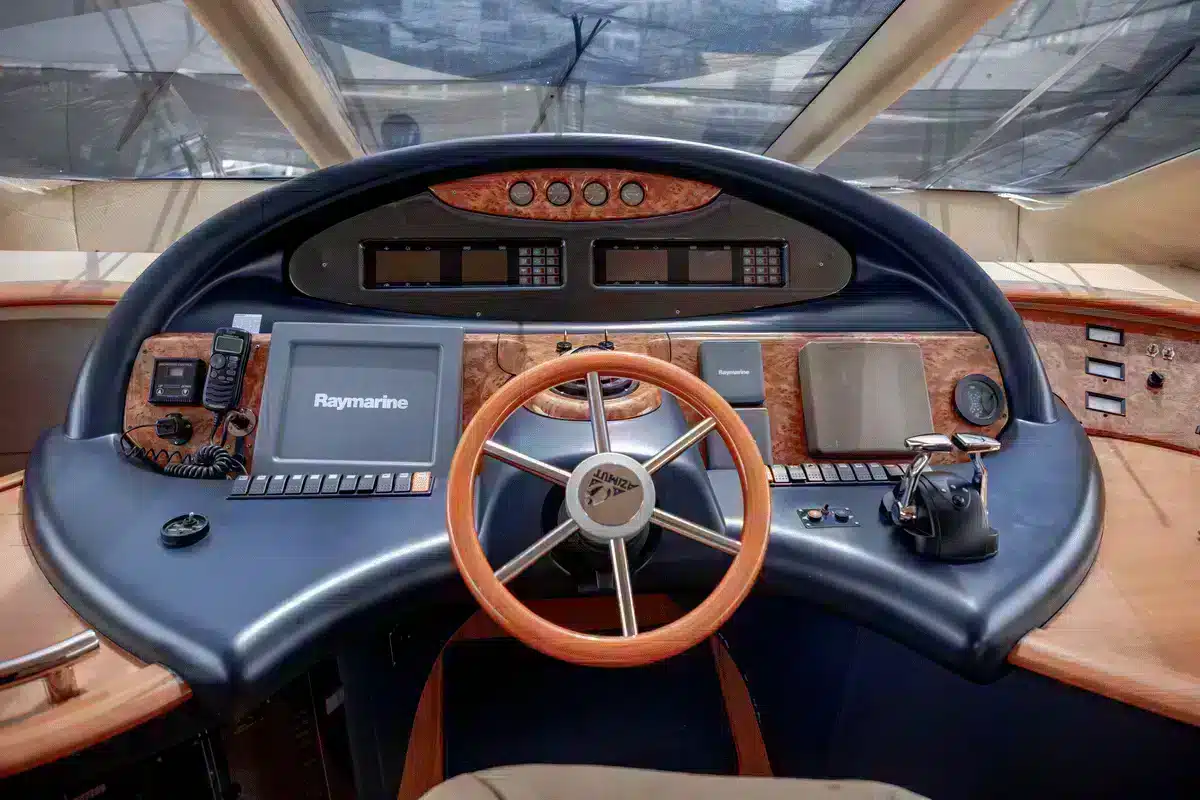 Yate Luz II - Image 20